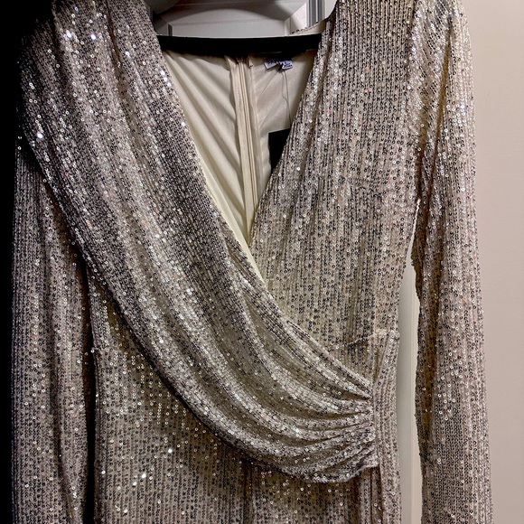 Silver Sequin jumpsuit new padded shoulders - Picture 2 of 3